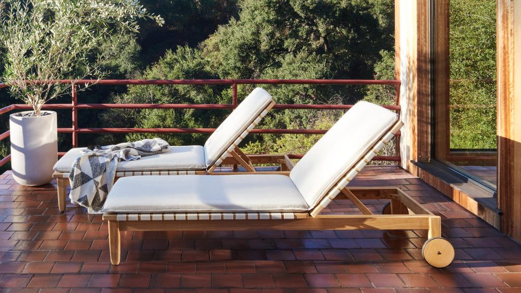 G Furniture Dunes Sun Lounger – Sand Outdoor Teak Lounger