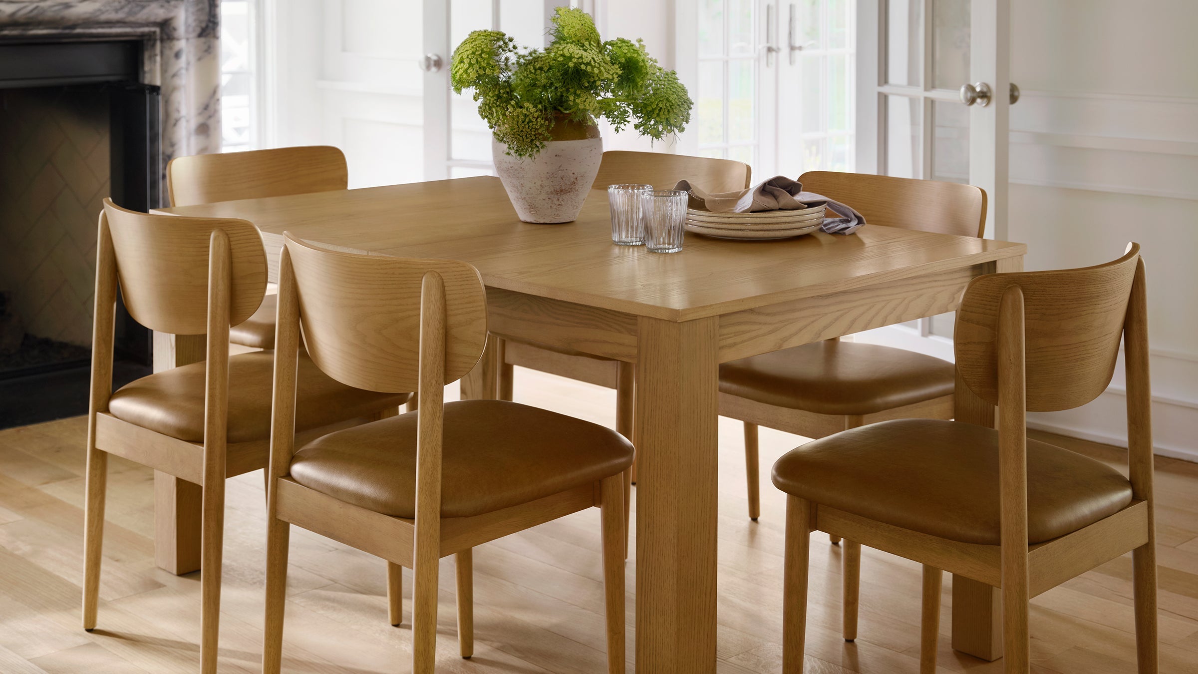 G Furniture Haiku Dining Chairs (Set of 2) – Classic Bistro Style with Ergonomic Wood Back